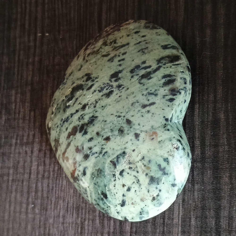 Vintage Dragi Jade Stone- Carved, Puffy Heart Natural Green Smooth Stone - Picture 6 of 6